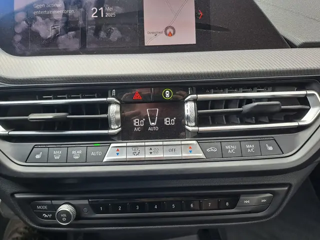 BMW 1 Serie 118i High Executive 2019 Benzine 14
