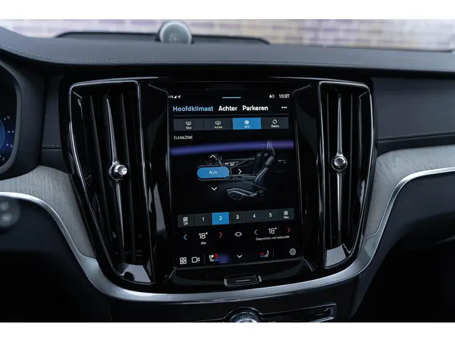 Volvo V60 Cross Country B5 AWD Ultimate 2024 Benzine 43