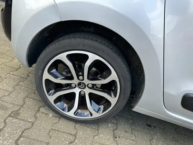 Citroën C3 Picasso 1.2 PureTech Exclusive 2015 Benzine 27