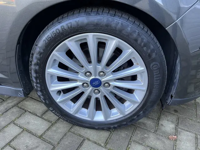 Ford C-MAX 1.5 Titanium 2015 Benzine 10