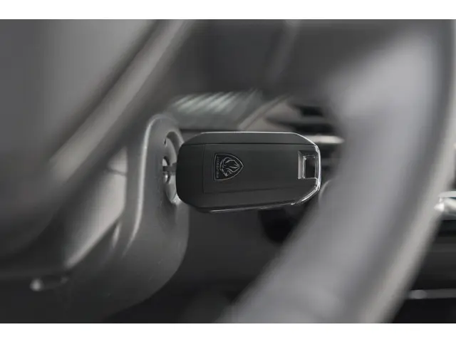 Peugeot 2008 PureTech 130 EAT8 Allure 2024 Benzine 39