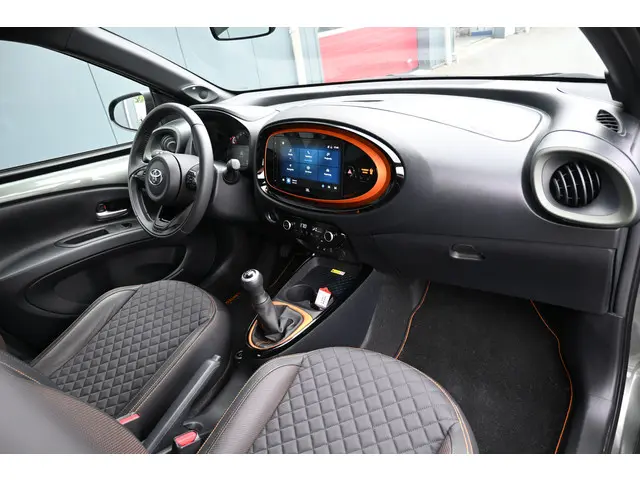 Toyota Aygo X 1.0 VVT-i MT Limited 2022 Benzine 43