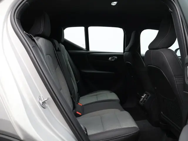 Volvo XC40 2.0 B4 Plus Dark 2025 Benzine 11