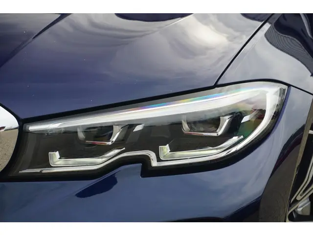 BMW 3 Serie Sedan 320e 2022 Hybride Benzine 7