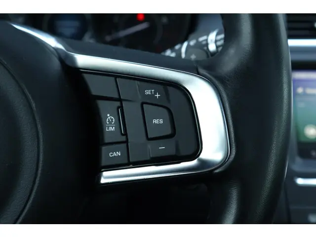 Jaguar E-PACE 2.0 P250 AWD R-Dynamic S 2019 Benzine 21