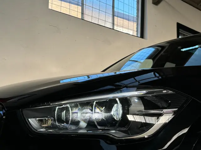 BMW X1 xDrive20i High Executive 2018 Benzine 13