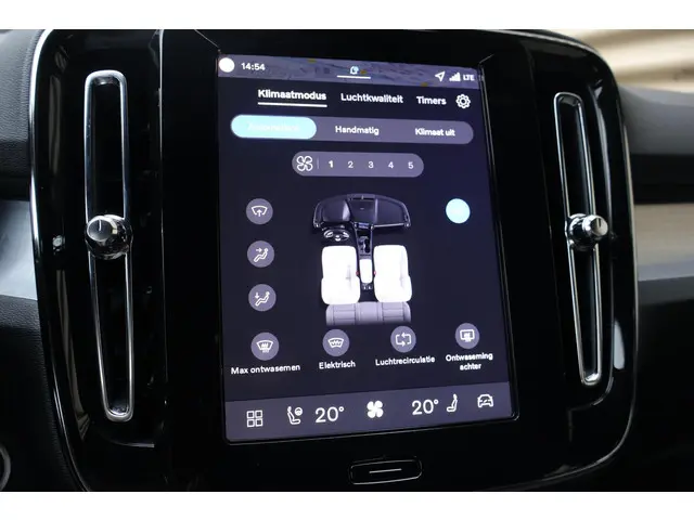 Volvo XC40 B4 Plus Dark 2025 Benzine 50