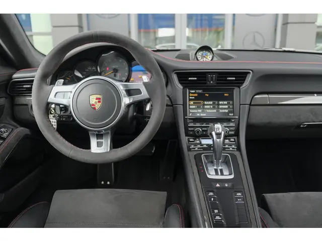 Porsche 911 3.8 GT3 476pk 2015 Benzine 9