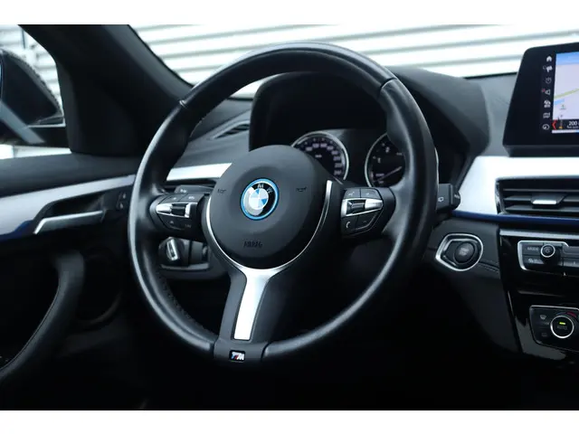 BMW X2 xDrive25e 2023 Hybride Benzine 32