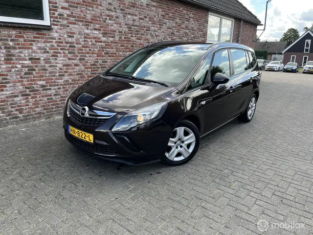 Opel Zafira Tourer 1.4 Cosmo 2012 Benzine