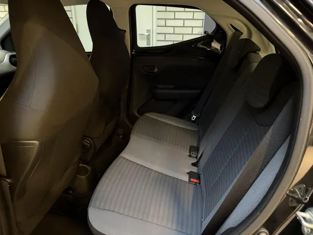 Toyota Aygo 1.0 VVT-i x-play 2020 Benzine 14