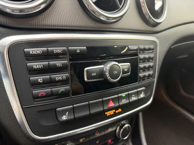 Mercedes-Benz GLA 200 Ambition 2014 Benzine 13