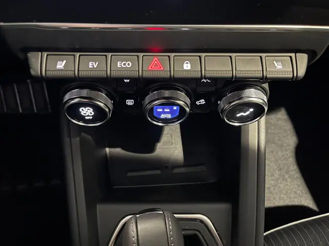 Mitsubishi Colt 1.6 HEV Intense+ 2025 Hybride Benzine 12