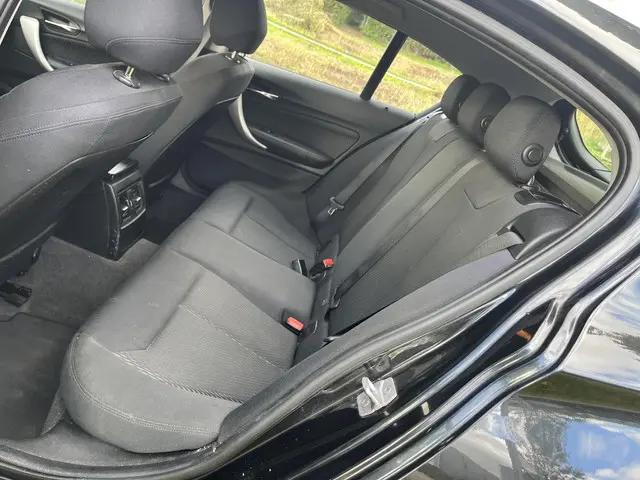 BMW 1 Serie 118i Executive 2014 Benzine 13