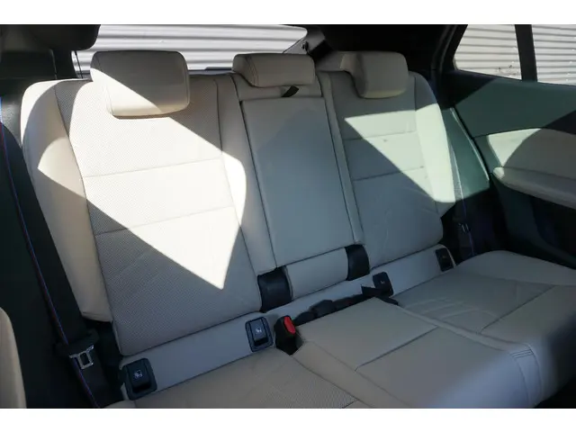 BMW iX2 xDrive30 2025 Elektrisch 10