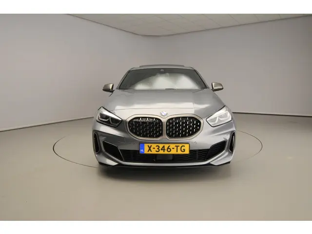 BMW 1 Serie 5-deurs M135i xDrive 2023 Benzine 5