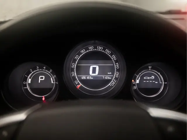 Citroën C4 1.2 PureTech Sport 2016 Benzine 20