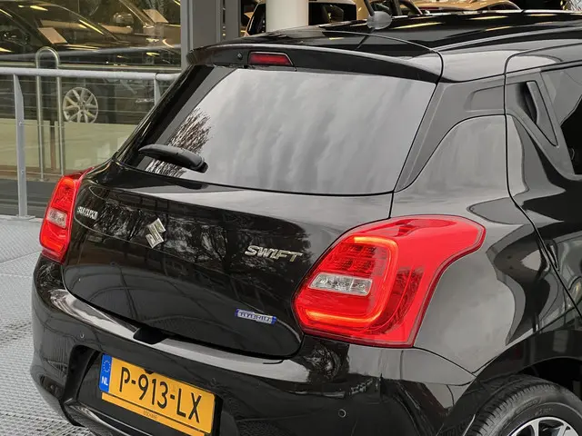 Suzuki Swift 1.2 Style Smart Hybrid 2022 Benzine 33