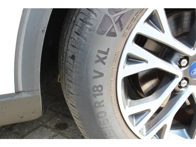 Ford Kuga 2.5 PHEV ST-Line X 2023 Hybride Benzine 15