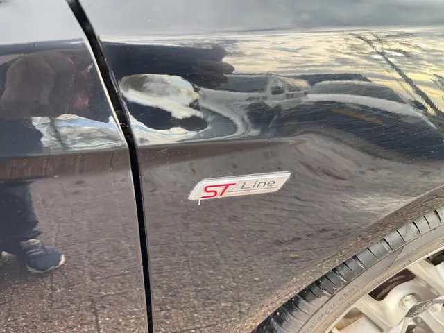 Ford Focus 1.0 Ambiente ST LINE!! 2015 Benzine 6