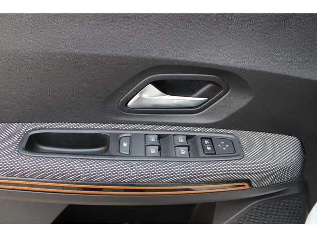 Dacia Sandero Stepway TCe 90 Comfort 2022 Benzine 27