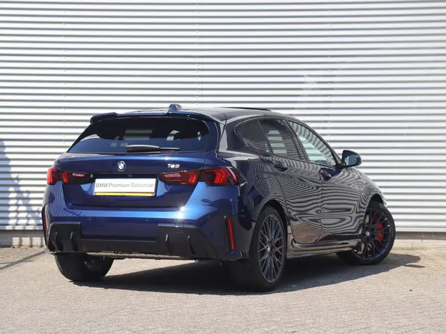 BMW 1 Serie 5-deurs 120 2025 Benzine 2