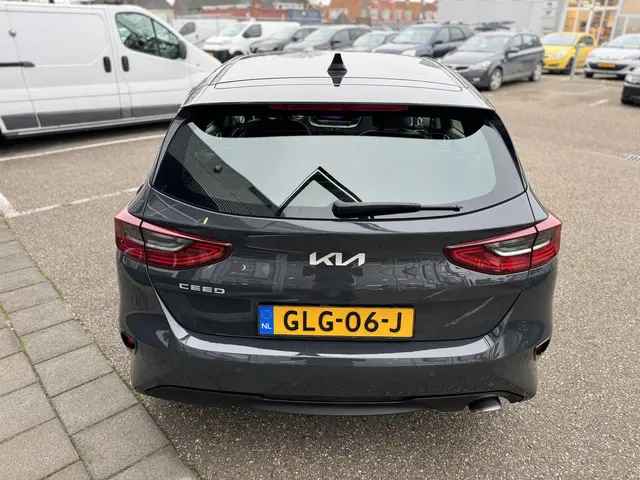 Kia Ceed 1.0 T-GDi DynamicLine 2022 Benzine 6