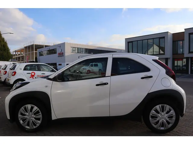 Toyota Aygo X 1.0 VVT-i MT PLAY 2022 Benzine 10
