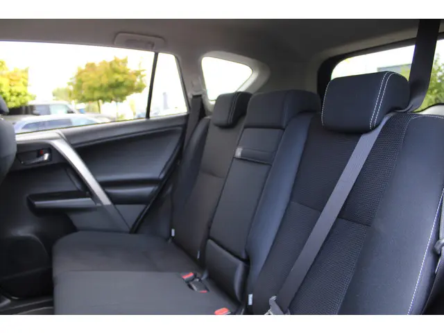 Toyota RAV4 2.5 Hybrid Energy 2018 Hybride Benzine 15
