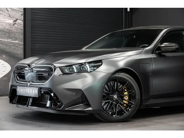 BMW M5 5-serie 2025 Hybride Benzine 4
