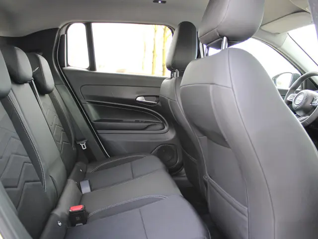 Jeep Avenger 1.2 e-Hybrid Summit 2025 Hybride Benzine 8