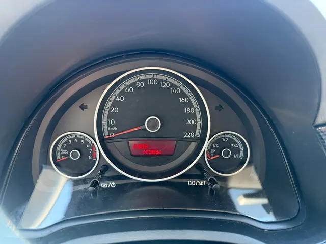 Volkswagen up! 1.0 BMT up! beats 2017 Benzine 9