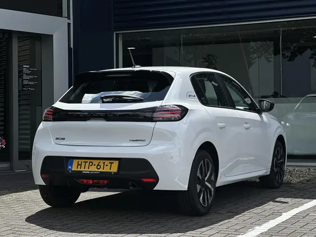 Peugeot 208 1.2 Hybrid 110 e-DCS6 Style 2025 Benzine 2