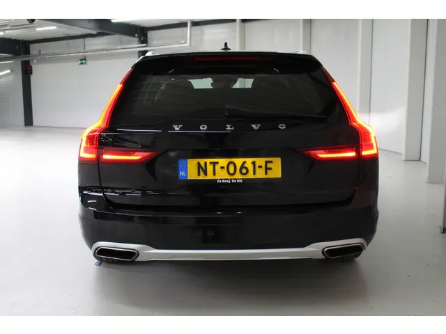 Volvo V90 Cross Country 2.0 T5 Pro 2017 Benzine 4