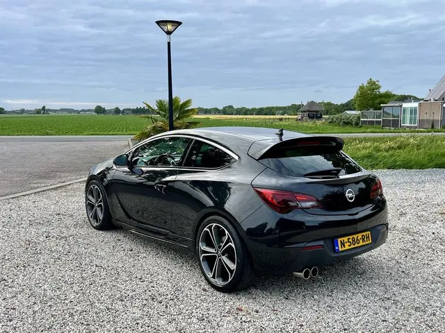 Opel Astra GTC 1.6 Turbo Sport - OPC Pakket 2012 Benzine 17