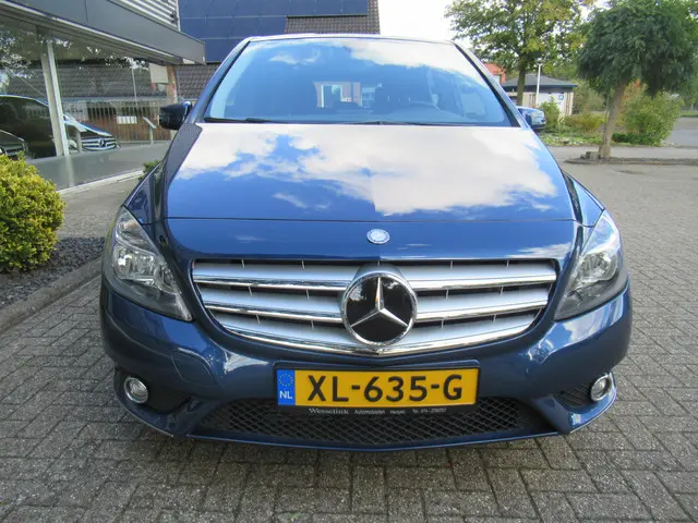 Mercedes-Benz B-Klasse 180 Automaat 2012 Benzine 4