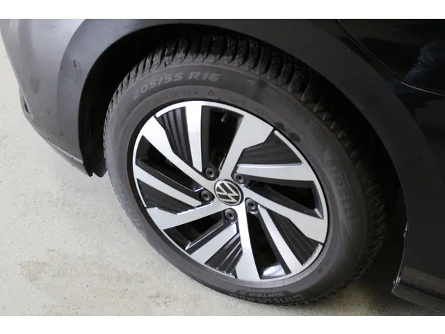 Volkswagen Golf 1.4 eHybrid Style 2024 Hybride Benzine 5