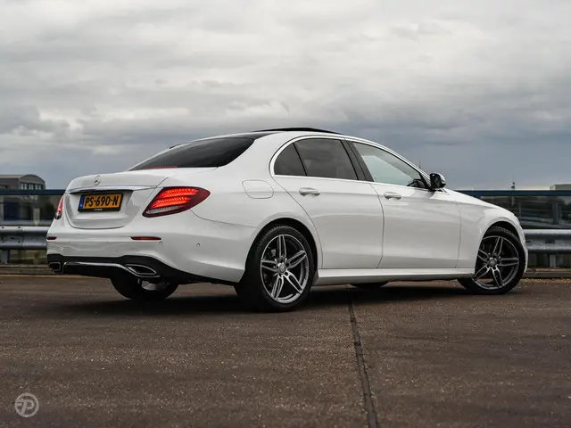 Mercedes-Benz E-Klasse 220 d Prestige Plus 2016 Diesel 3