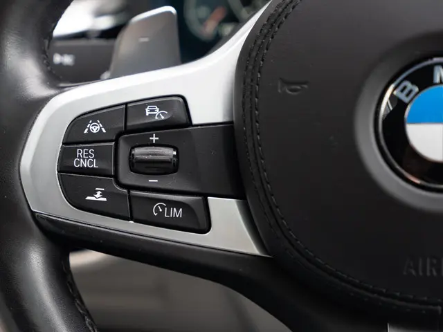 BMW 5 Serie Sedan 520i 2019 Benzine 24
