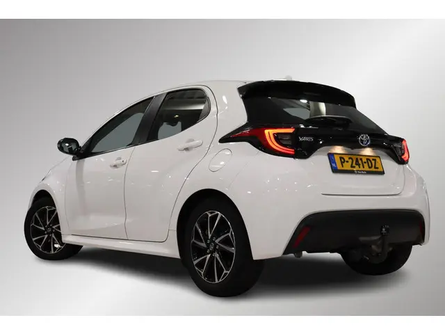 Toyota Yaris 1.5 Hybrid Dynamic, 2022 Hybride Benzine 6