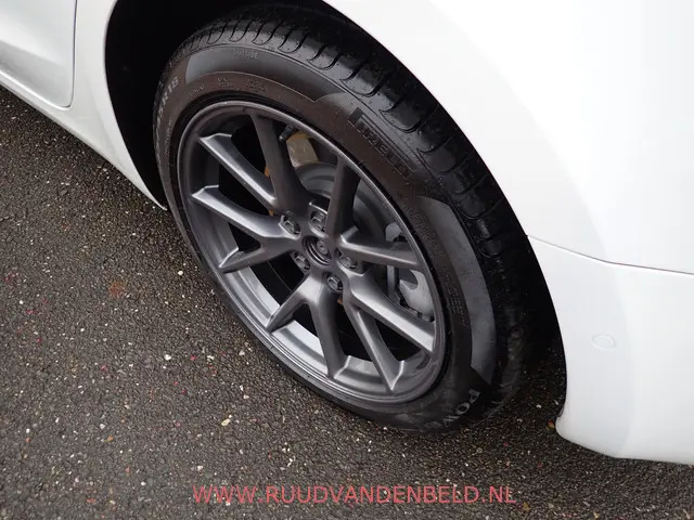 Tesla Model 3 SR+ 60kWh 2021 Elektrisch 22