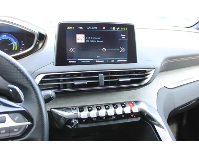 Peugeot 3008 1.6 HYbrid4 300 GT 2020 Hybride Benzine 21