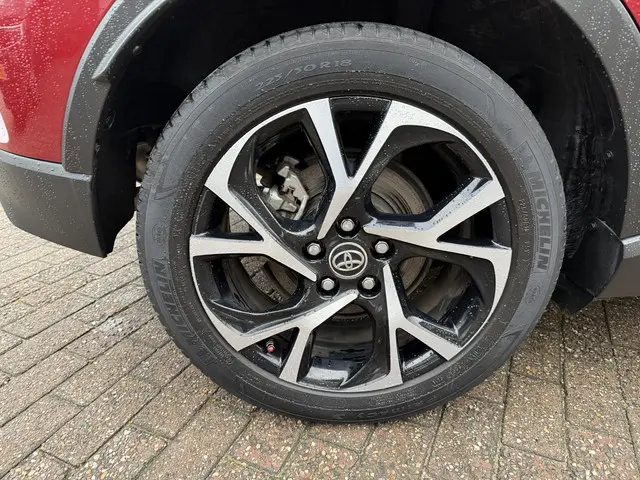 Toyota C-HR 1.8 Hybrid Dynamic 2019 Hybride Benzine 6