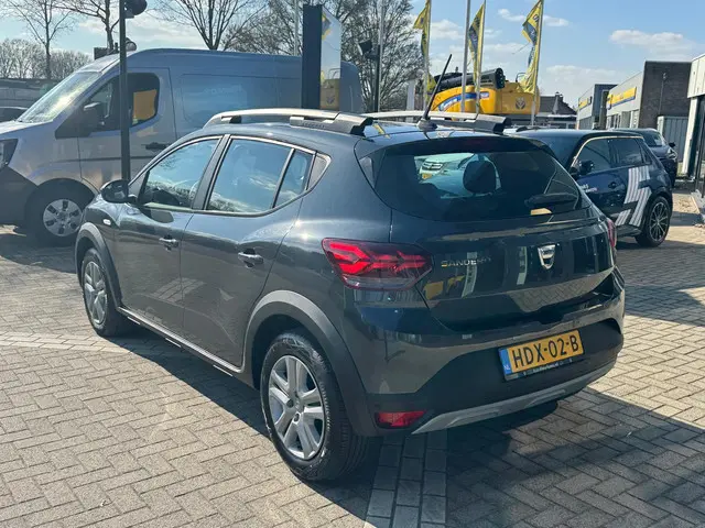 Dacia Sandero Stepway TCe 90 Comfort 2022 Benzine 6