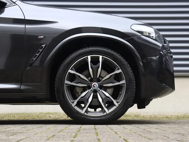 BMW X3 xDrive30i 2023 Benzine 6