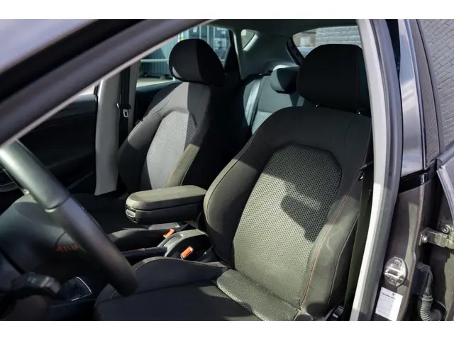 SEAT Ibiza 1.0 TSI FR | LED | Navi | Carplay 2017 Benzine 26
