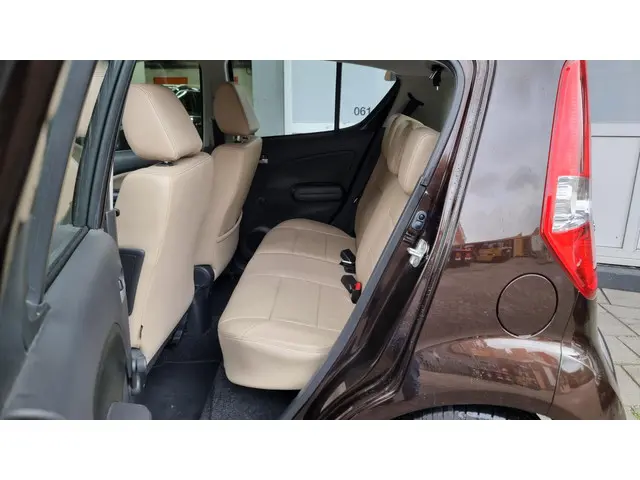 Suzuki Splash 1.2 Comfort vol leer 2013 Benzine 12