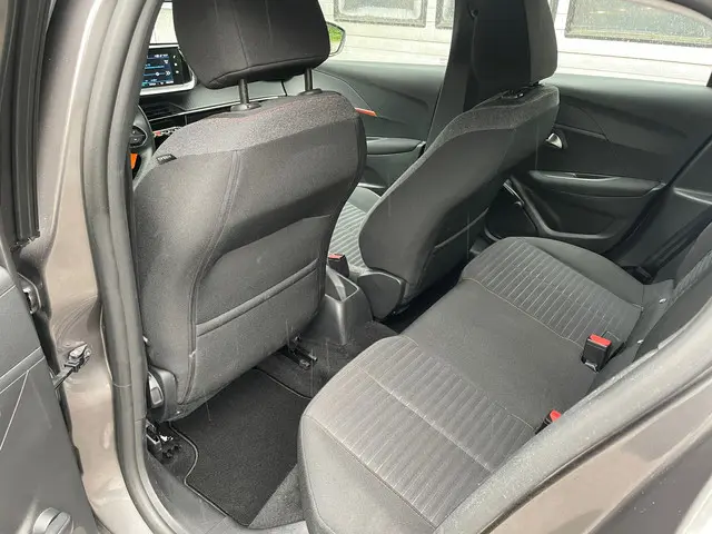 Peugeot 208 1.2 PureTech Active 2021 Benzine 12