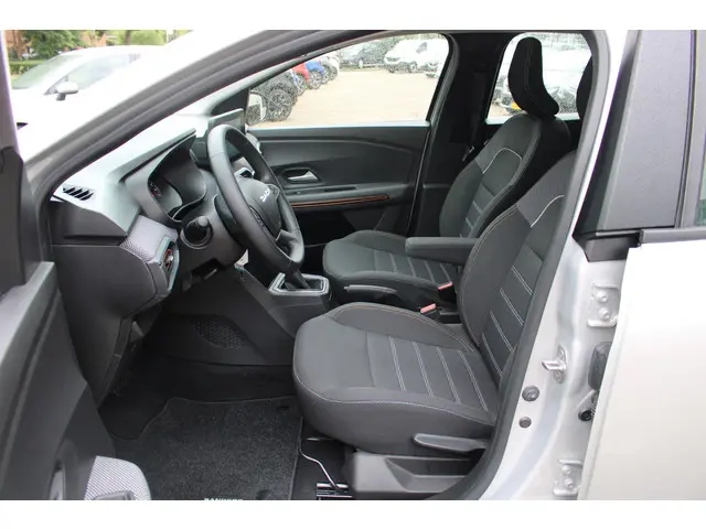 Dacia Sandero Stepway 1.0 TCe 90 Expression 2023 Benzine 9