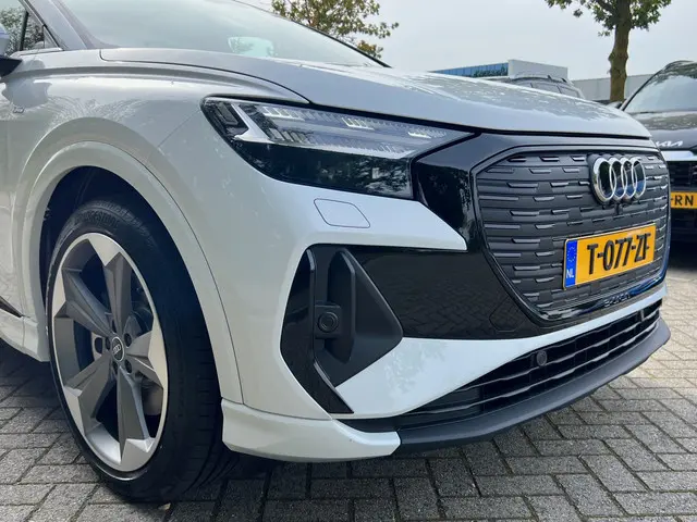 Audi Q4 e-tron 40 S edition 77 kWh 2023 Elektrisch 5